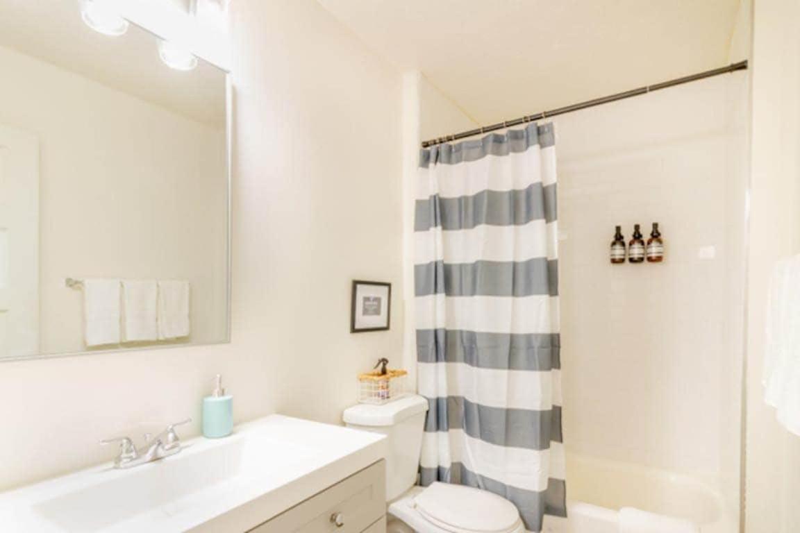 The Delightful Doubles- Unit A- Centrally Located Columbus Bagian luar foto