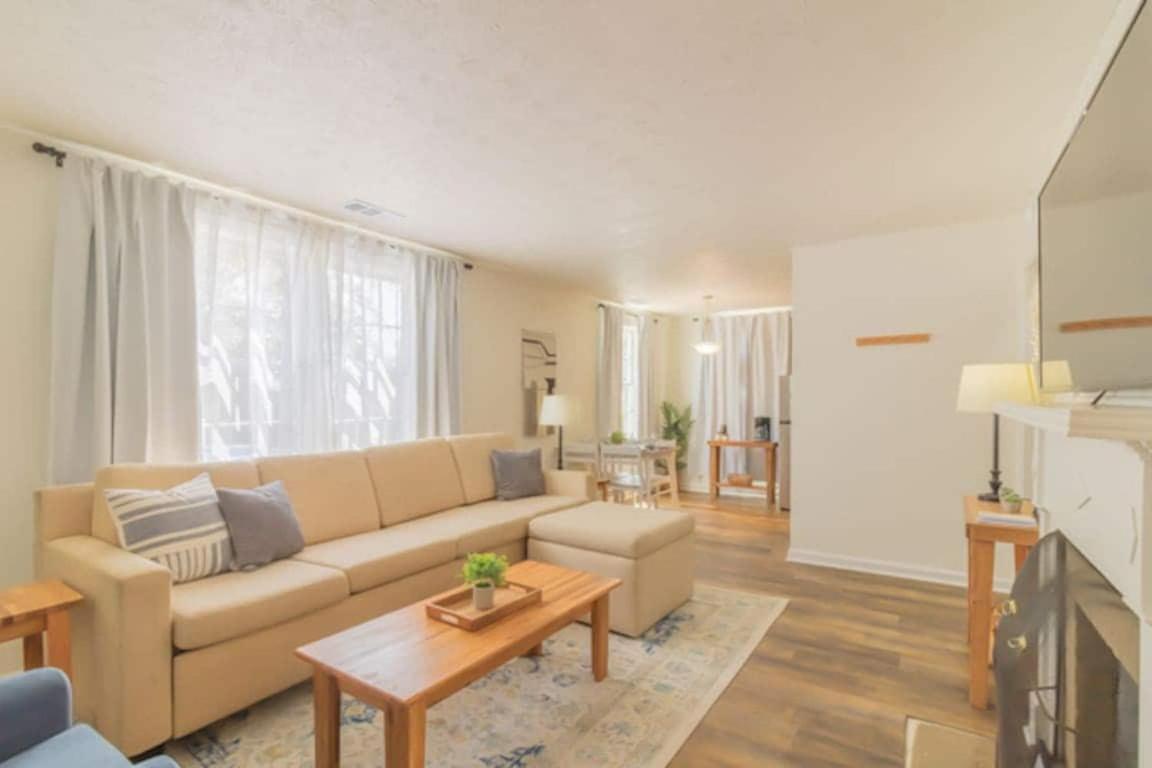 The Delightful Doubles- Unit A- Centrally Located Columbus Bagian luar foto